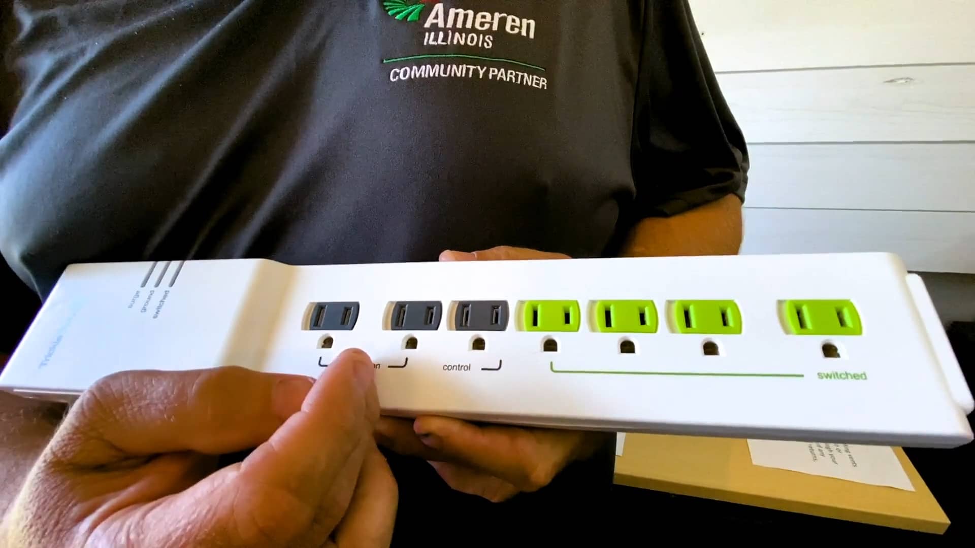 SSP Tip Use Advanced Power Strips to Fight Phantom Power on Vimeo