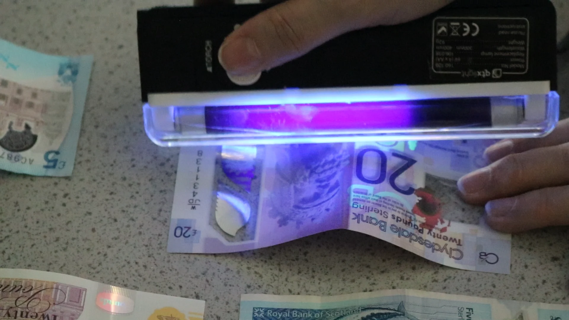 bank notes UV