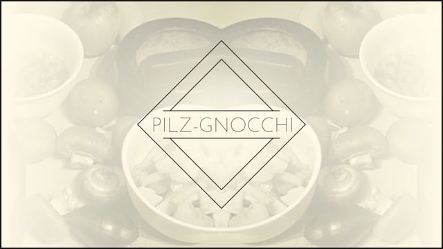 Pilz-Gnocchi mit Chapignon-Rahmsauce und Obstsalat