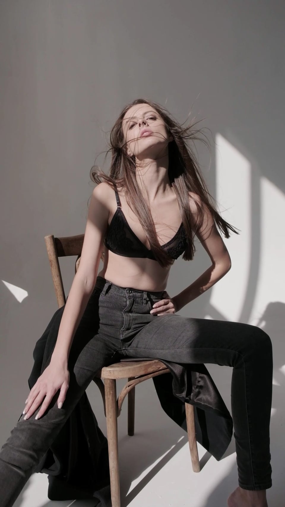 Model tests, vertical video