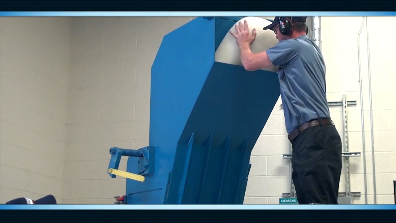 VULCANATOR Rubber Granulator In Action