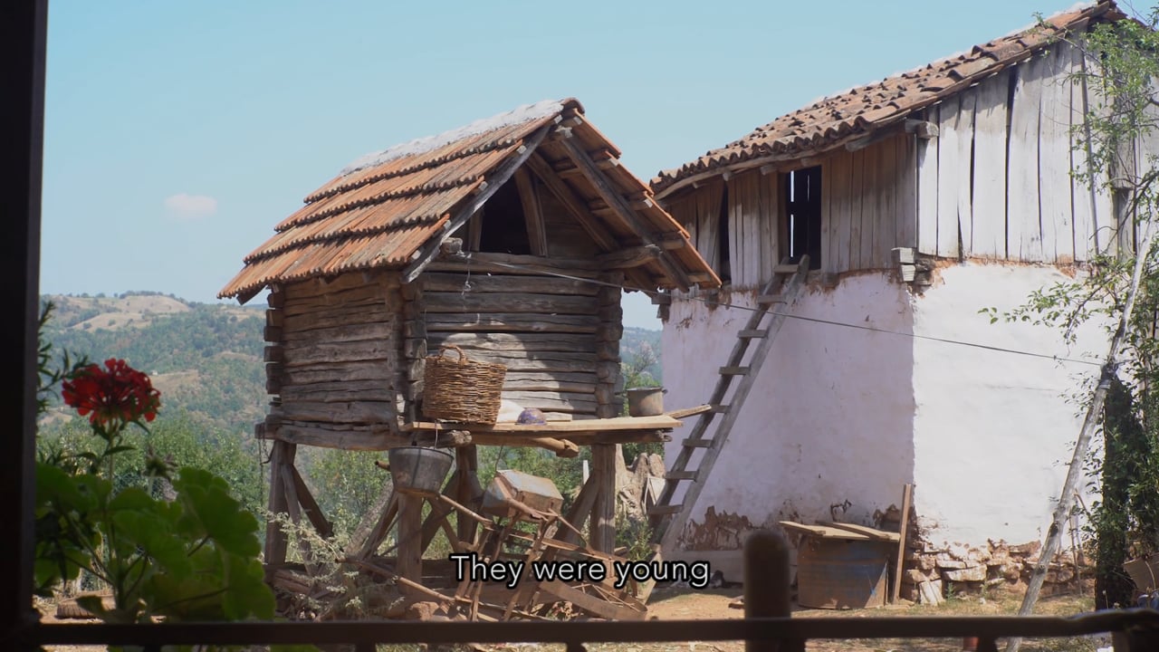 Imam pesmu da vam pevam (I Have a Song to Sing You), a video by Eluned Zoe Aiano & Alesandra Tatić 