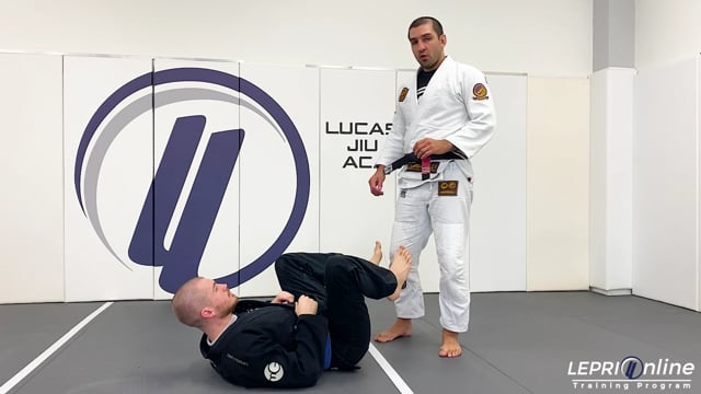 De La Riva Guard Pass When Opponent Tries to Recompose