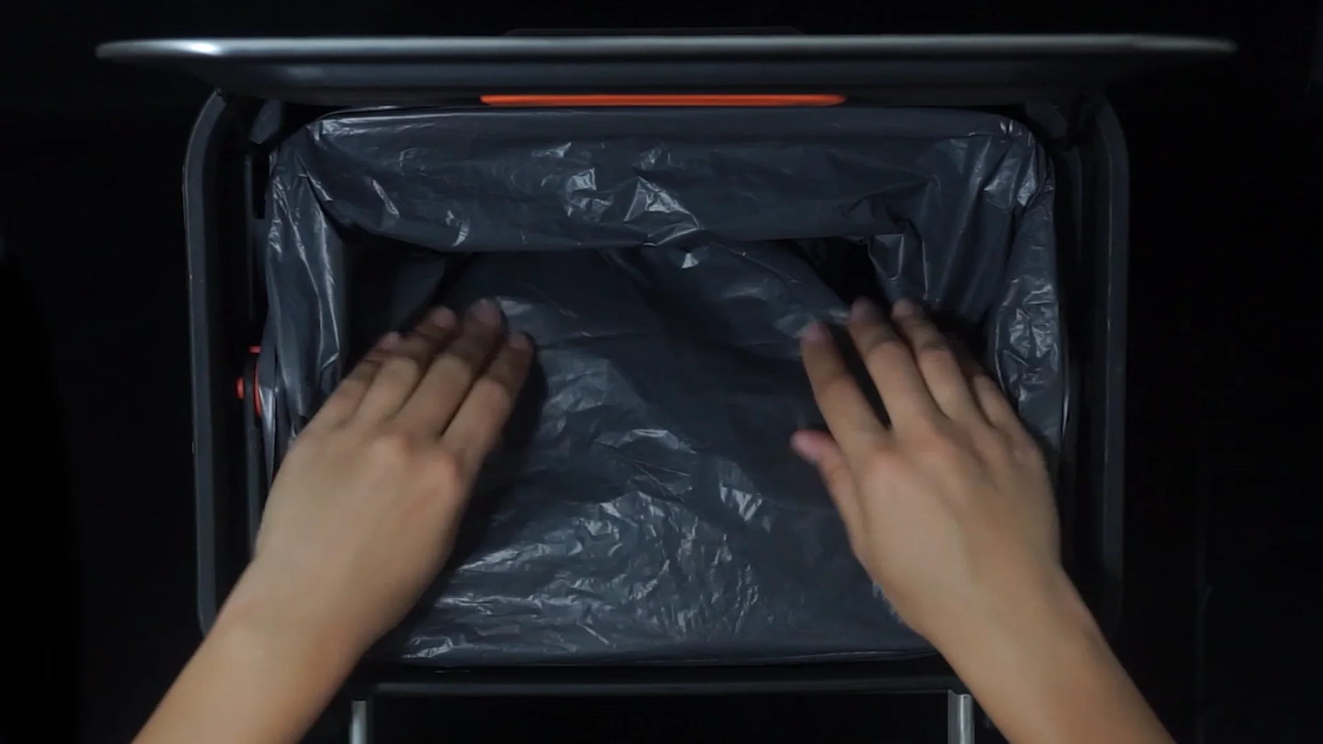 Joseph Joseph Titan Trash Compactor - How to fit the liners on Vimeo