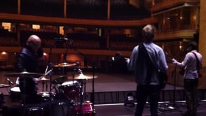 j&oacute;nsi and band on the road