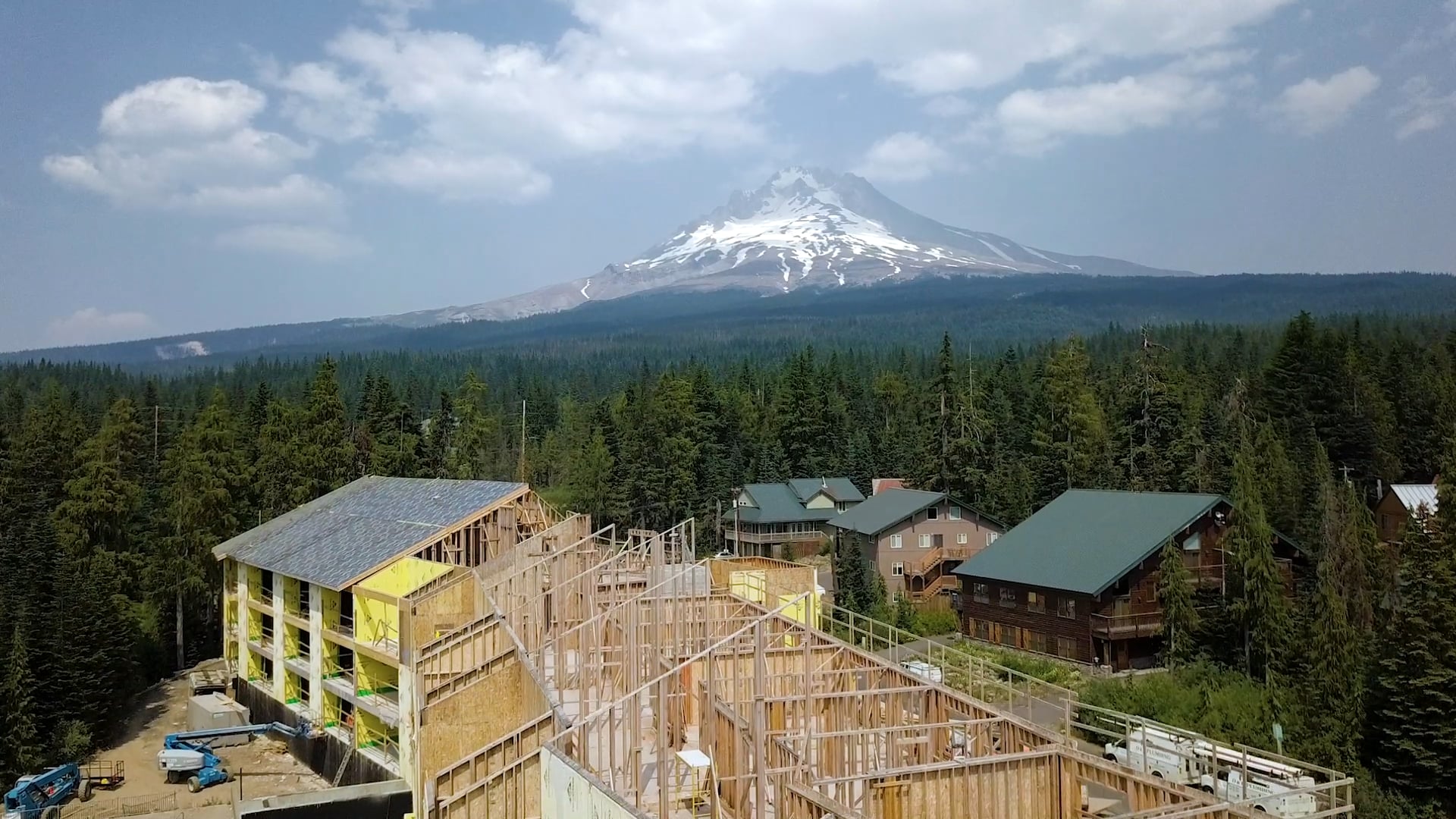 Revive Exteriors | Golden Poles