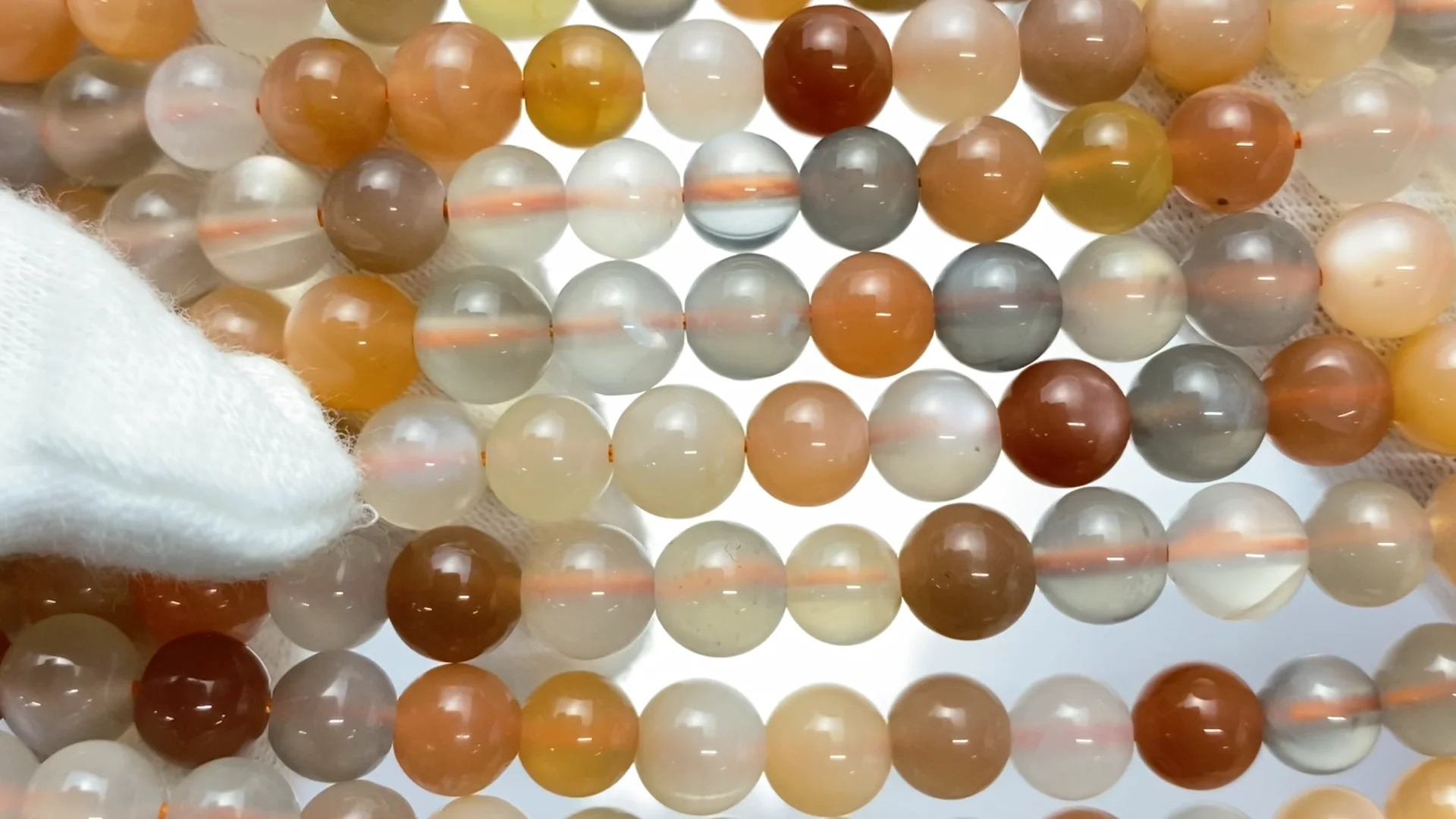 ムーンストーン （マルチカラー｜産地・タンザニア） ラウンド6mm 1連