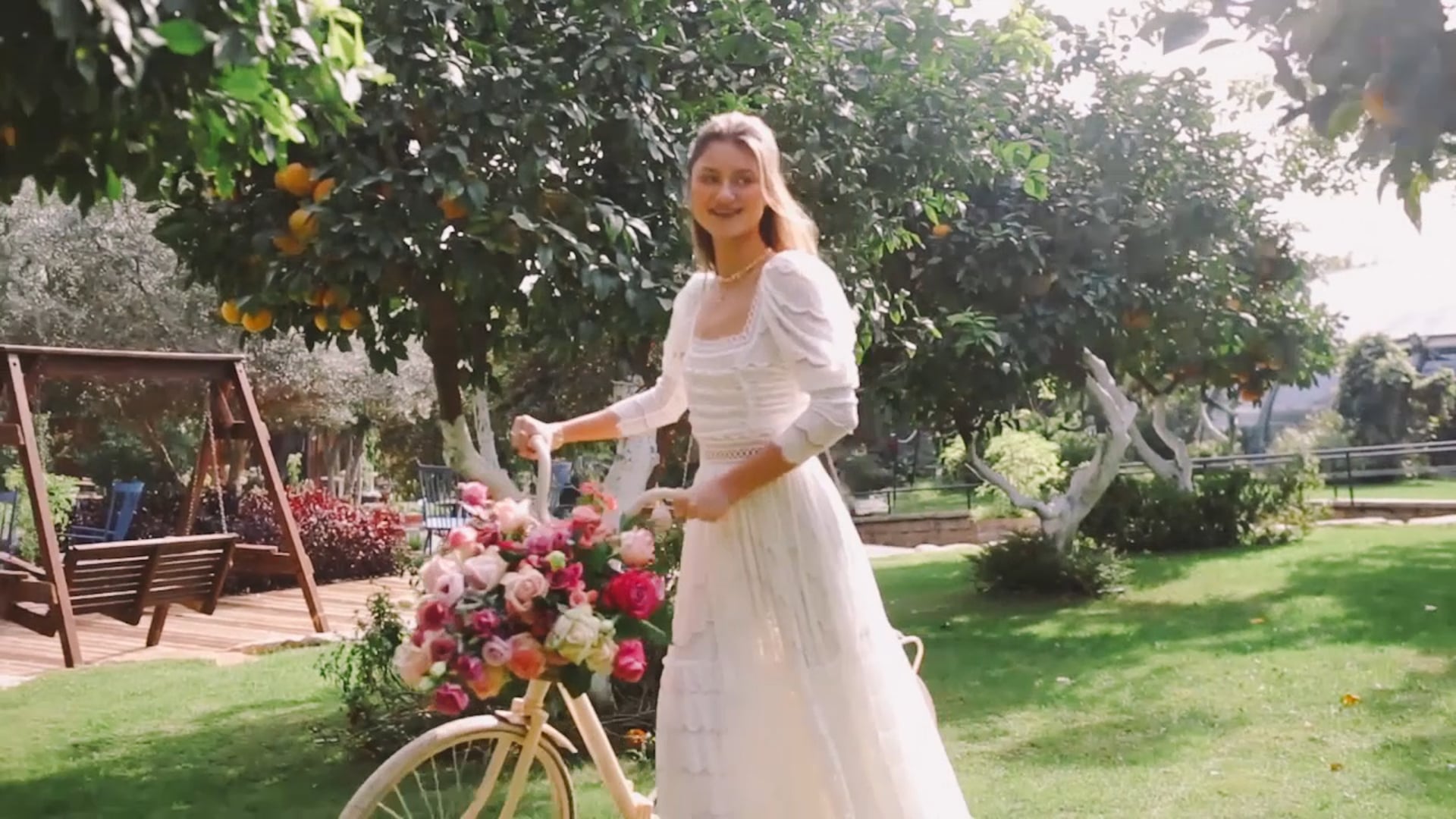 הפקת אביב בגן ורדים