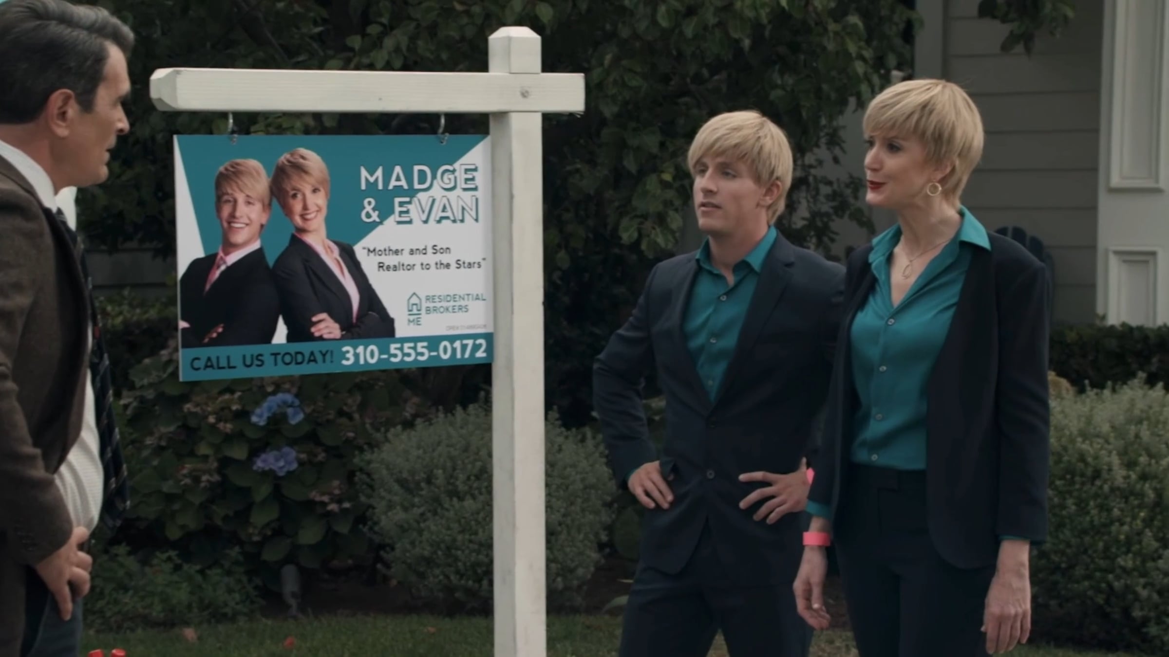 Josh Pins recurring on Season 11 ABC's MODERN FAMILY | Videos & Movies ...