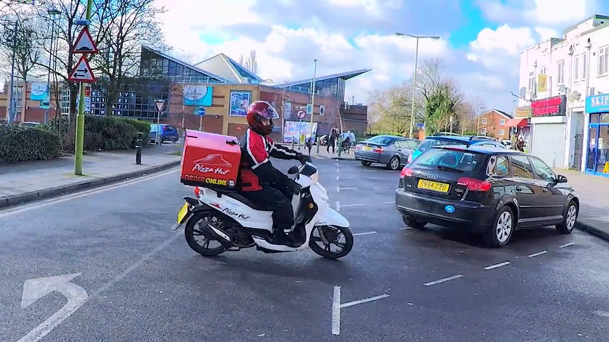 Pizza hut delivery bike on sale