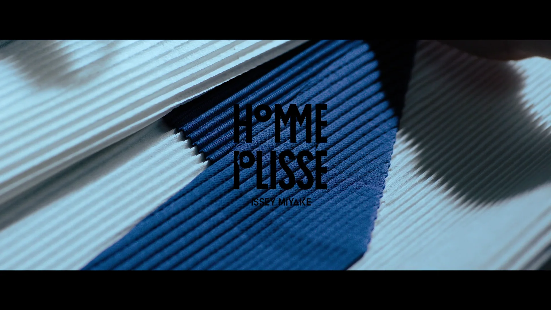 HOMME PLISSÉ ISSEY MIYAKE コレクション AUTUMN WINTER 2021/22 HOMME PLISSÉ ISSEY MIYAKE コレクション AUTUMN WINTER 2021/22