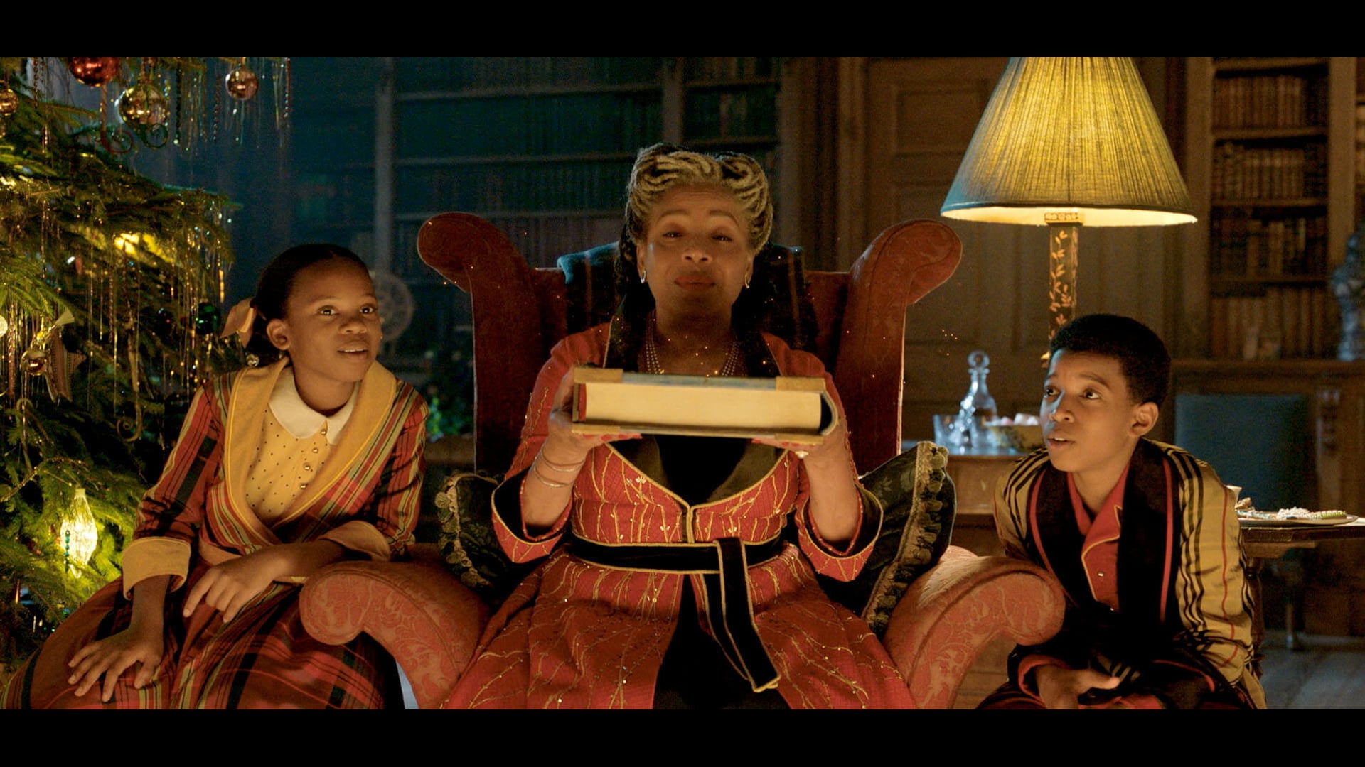 Netflix: Here for the Holidays - TRLR "Waiting Holidays"