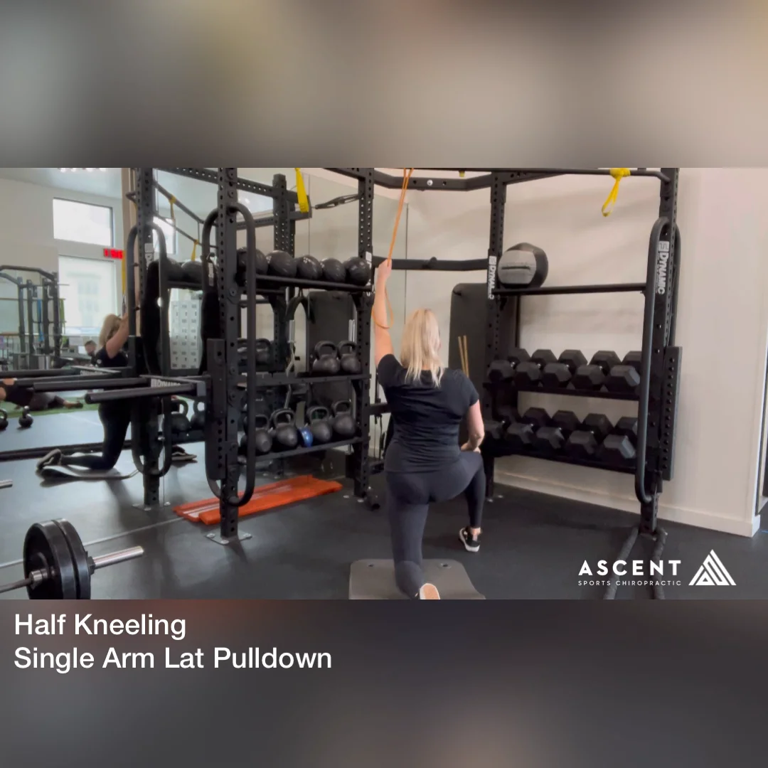 Half Kneeling Single Arm Lat Pulldown on Vimeo