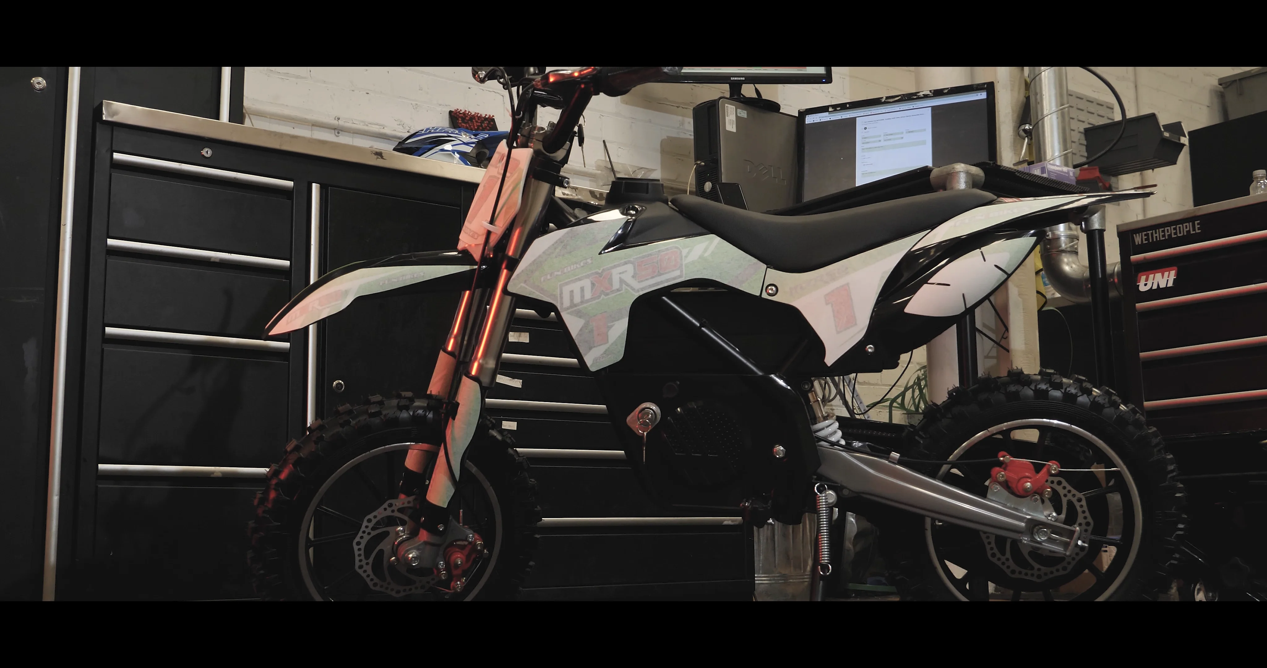 FUN:BIKES - MXR Mini Dirt Bike Assembly At The Funbikes Workshop on Vimeo