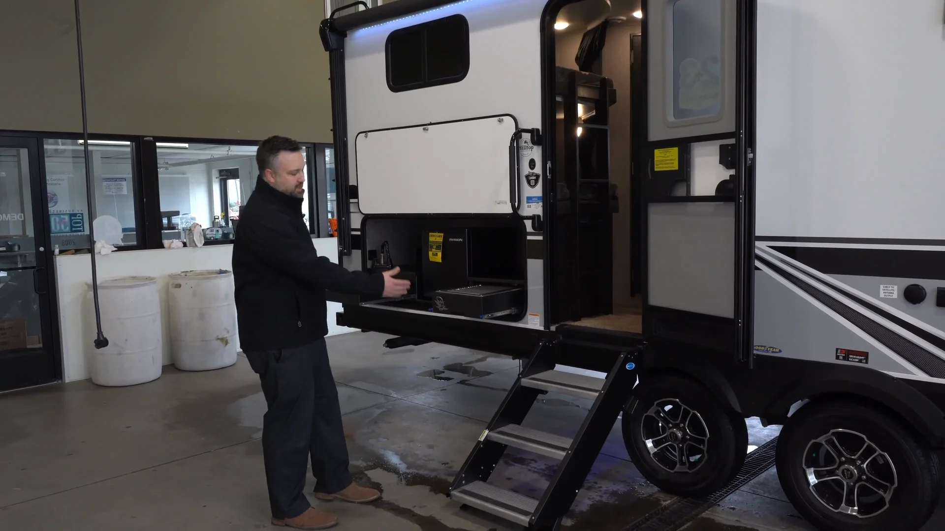 Travel Trailer V1 on Vimeo