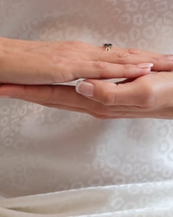 Vidéo: Bague Or Jaune Fleur Saphir et diamants 1.95grs