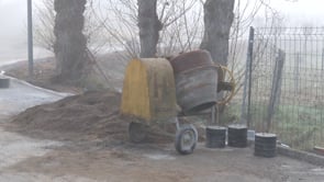 Voreres a l'entorn de la zona verda del Camp dels Pilans