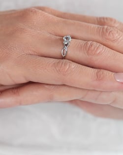 Vidéo: Bague Aigue-Marine et diamants sur Argent 925 2.2grs