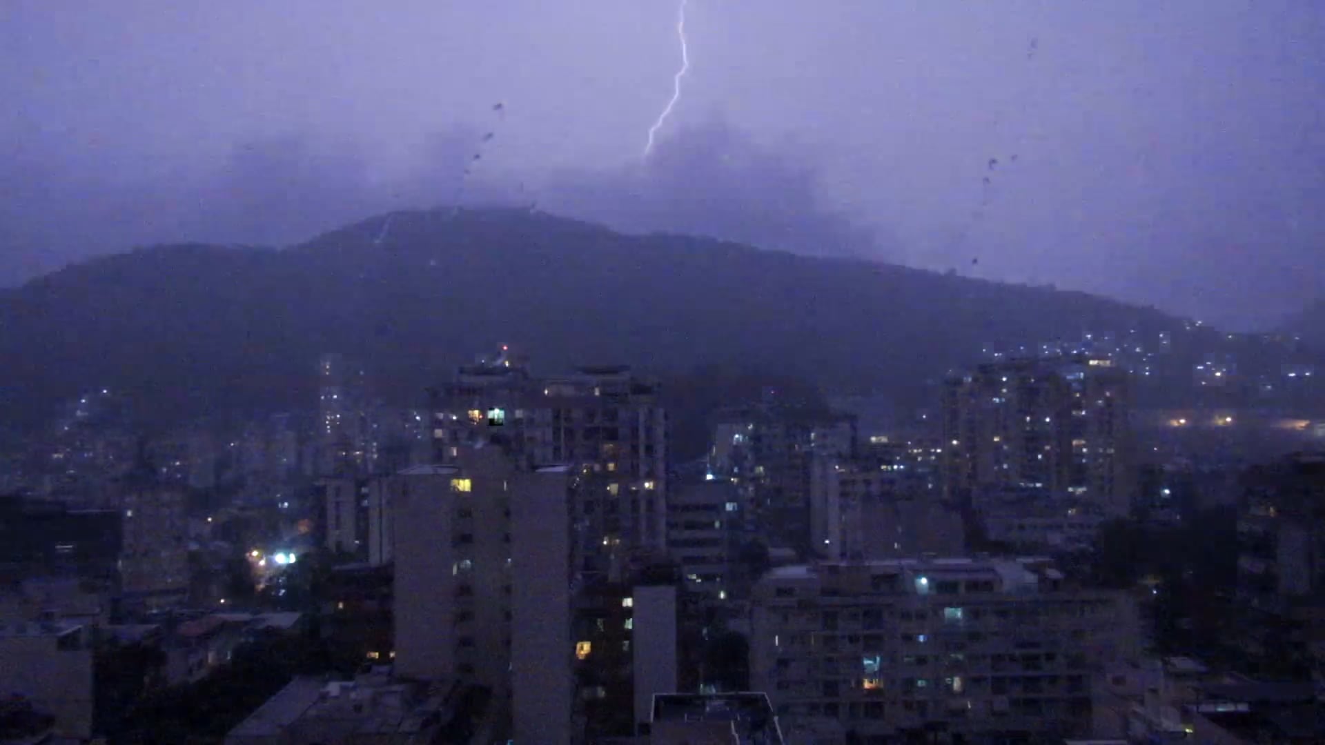 Dique (curta-metragem) / Dike (short film)