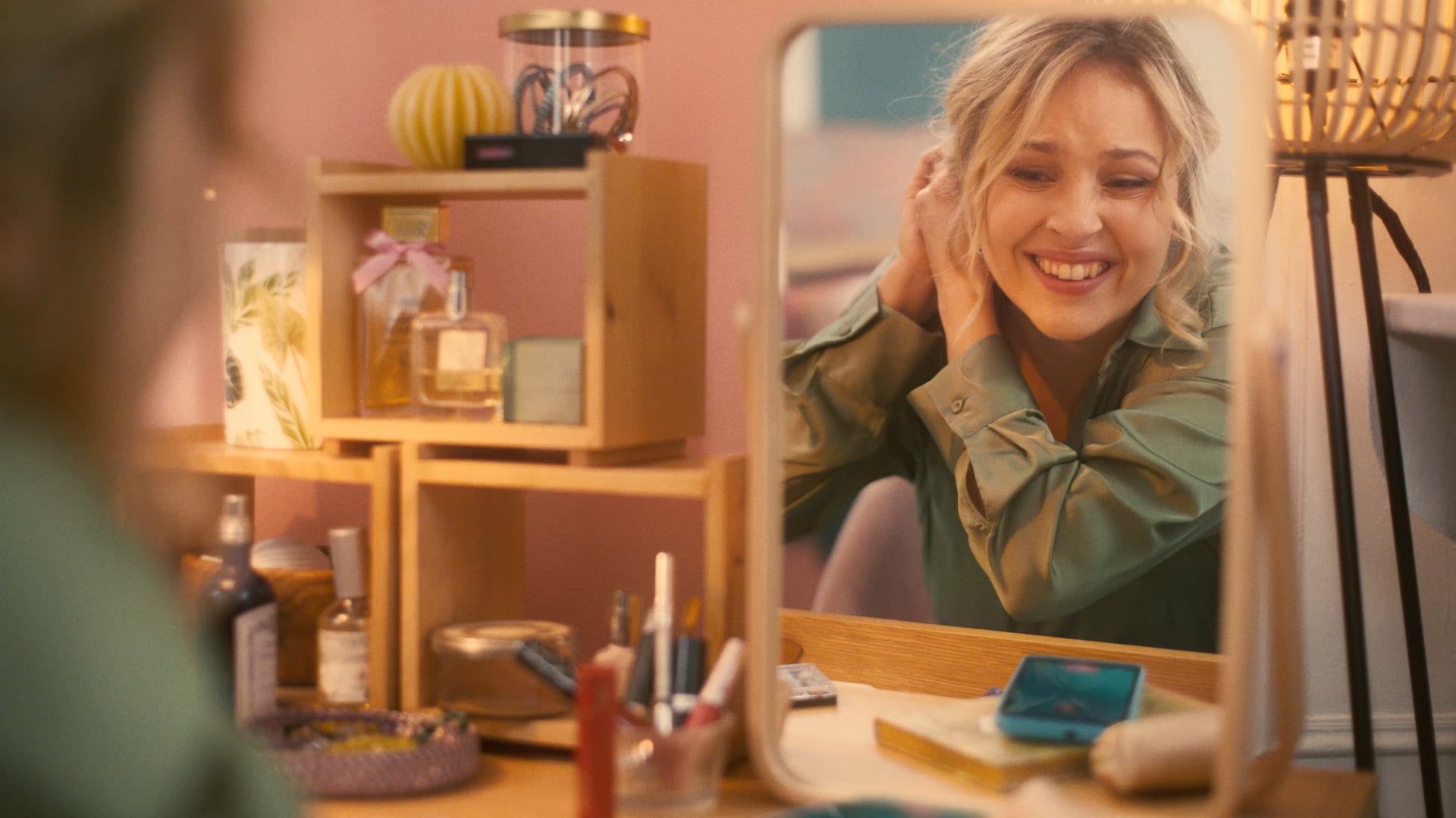 BumbleFR_HeroEdit_69s_16x9