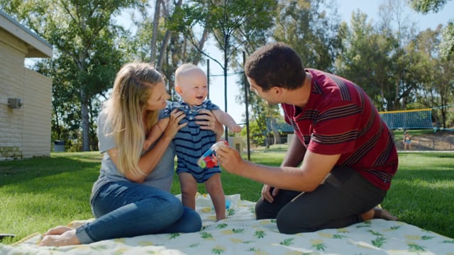 deVine Voices Native French Female Voiceover Gabi BabyCare Commercial