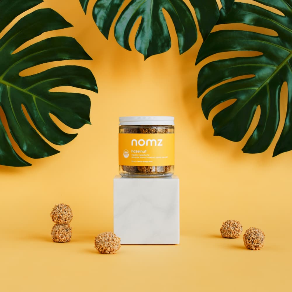 Nomz against Monstera Background Video Ad