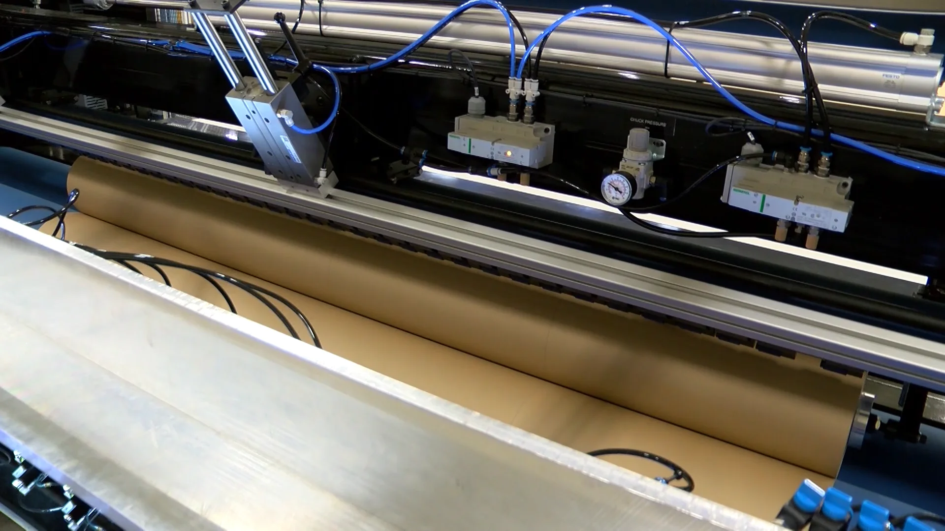 JLS-135 Slitter Rewinder on Vimeo