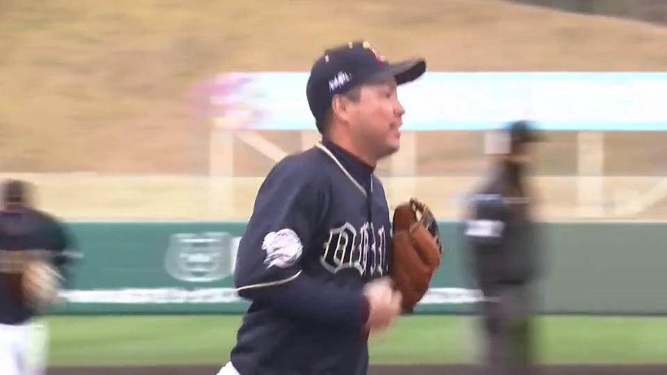 【バファローズ春季キャンプ紅白戦】バファローズ・山足がジャンピングキャッチで魅せる!! 2021/2/12