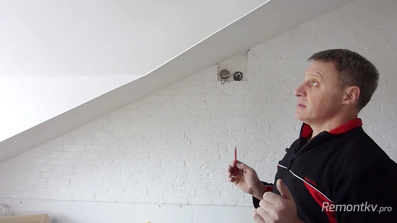 сухая отделка. штукатурка стен под правило. механизированная штукатурка стен. неровные полки. штукатурка стен.