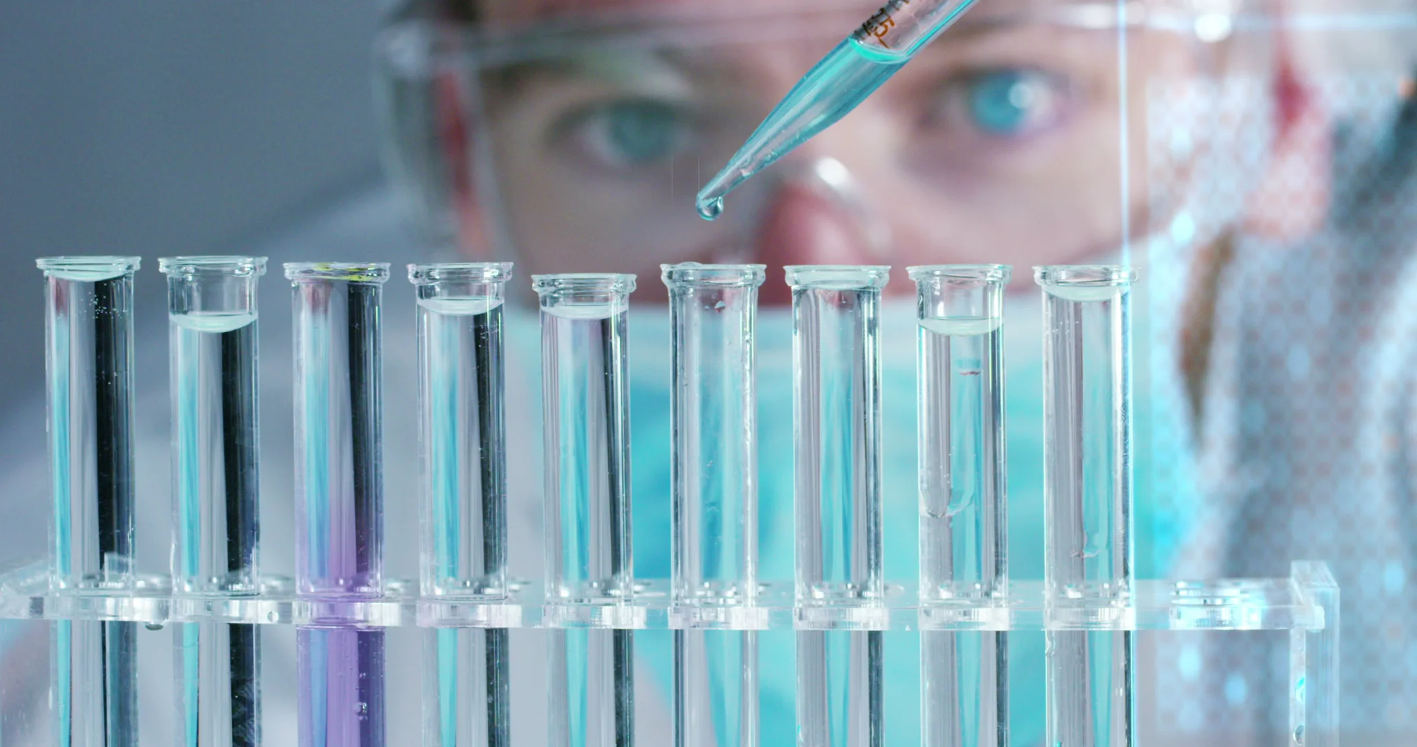 Советские пробирки. Пробирки из лаборатории. Пробирки с лекарствами. Стекло в медицине. Химические ампулы.