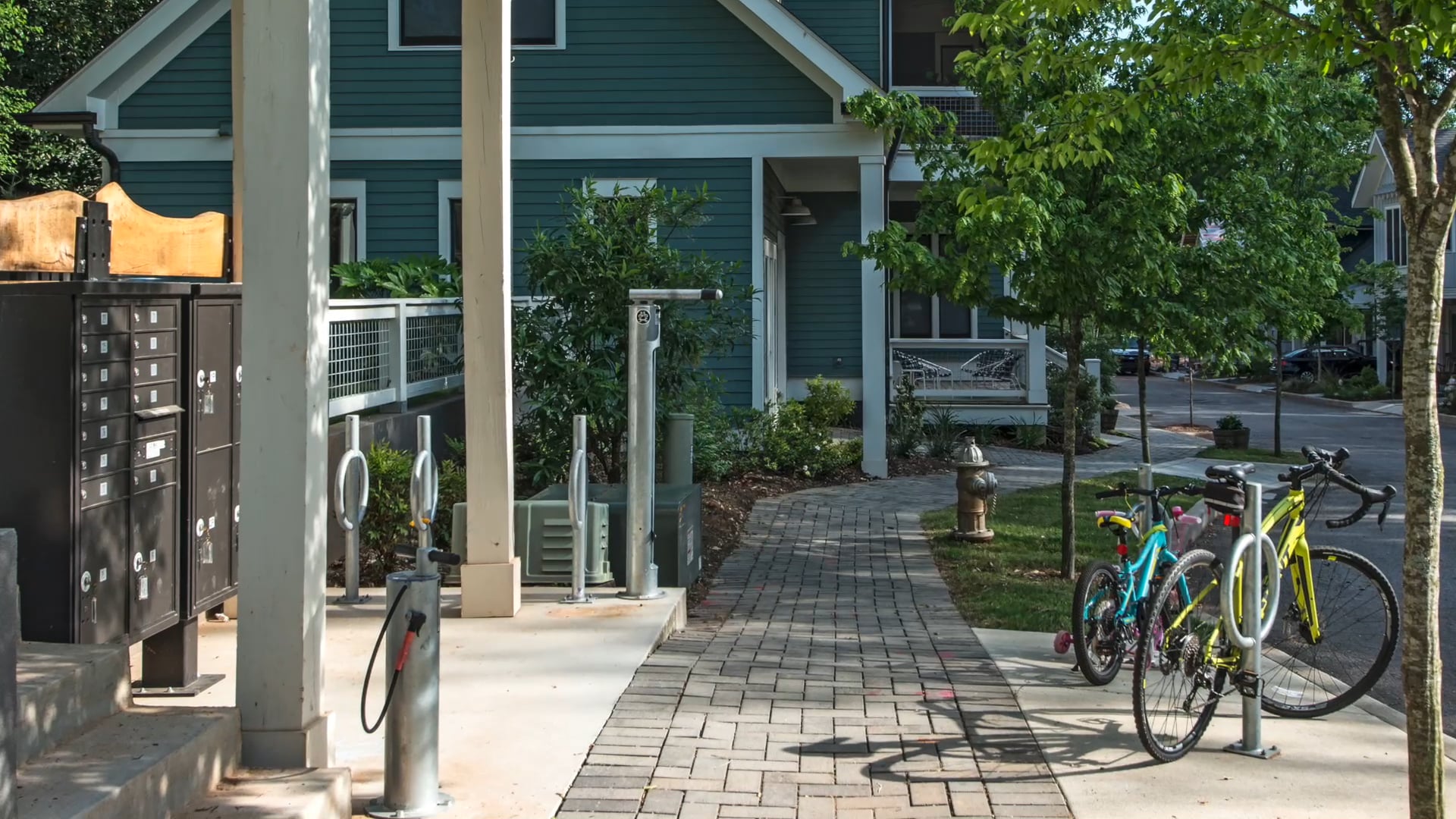 La France Walk Unbranded.mov on Vimeo