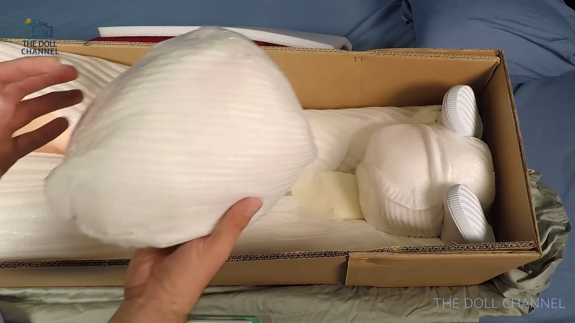 Dollforever 135 cm Sayuri Unboxing and Review on Vimeo