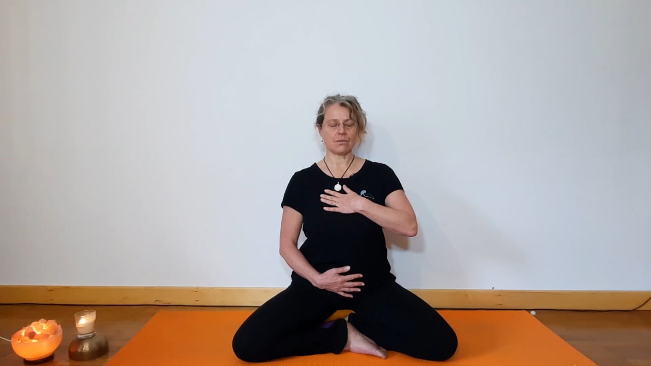 10. Cours de yoga - La respiration du feu avec Fabienne Bétend (22min)