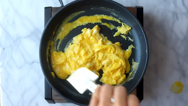 Slow Cooker Scrambled Eggs + VIDEO - Fit Slow Cooker Queen