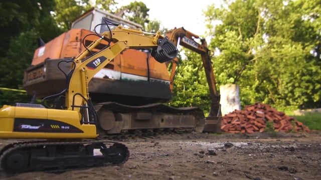 15 Channel Remote Control Excavator Construction Tractor + Shovel + Grapple video thumbnail