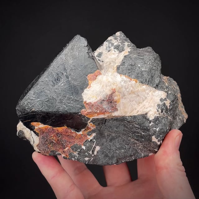 Franklinite with Calcite and Zincite