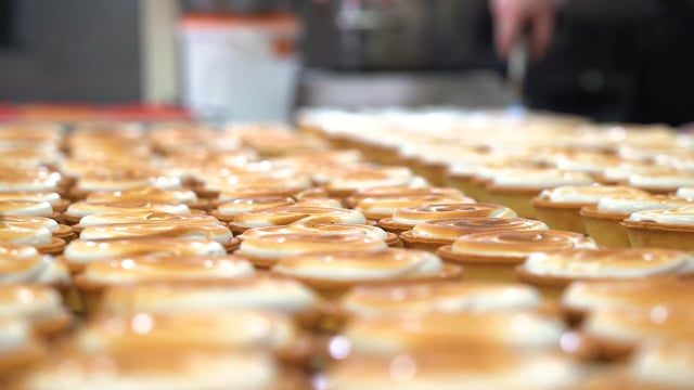 Bánh Pháp - Hương vị hoàn hảo được tái hiện trên từng chiếc bánh nhỏ, tạo nên một sự kết hợp vị ngon tuyệt vời. Chắc chắn bạn sẽ cảm thấy thích thú với các bánh Pháp đặc trưng này!