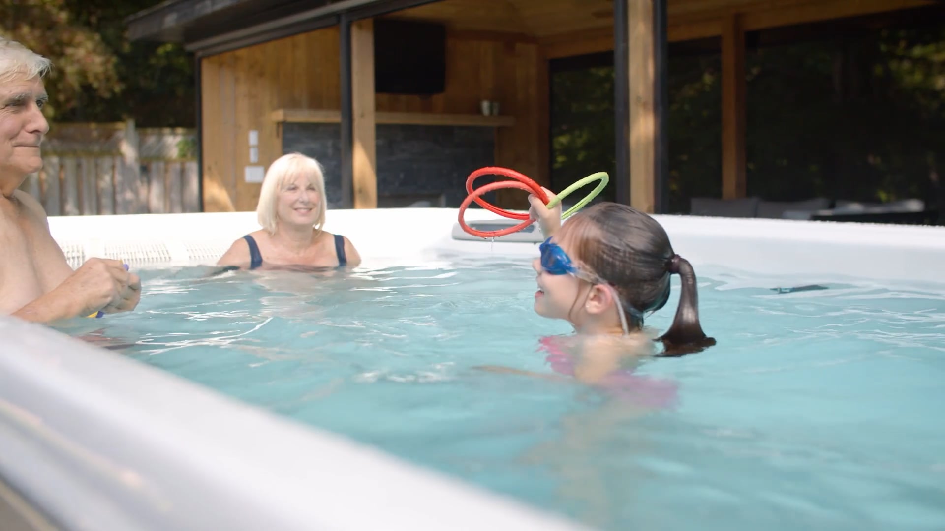 What's The Differenece Between A Pool & A Swim Spa?