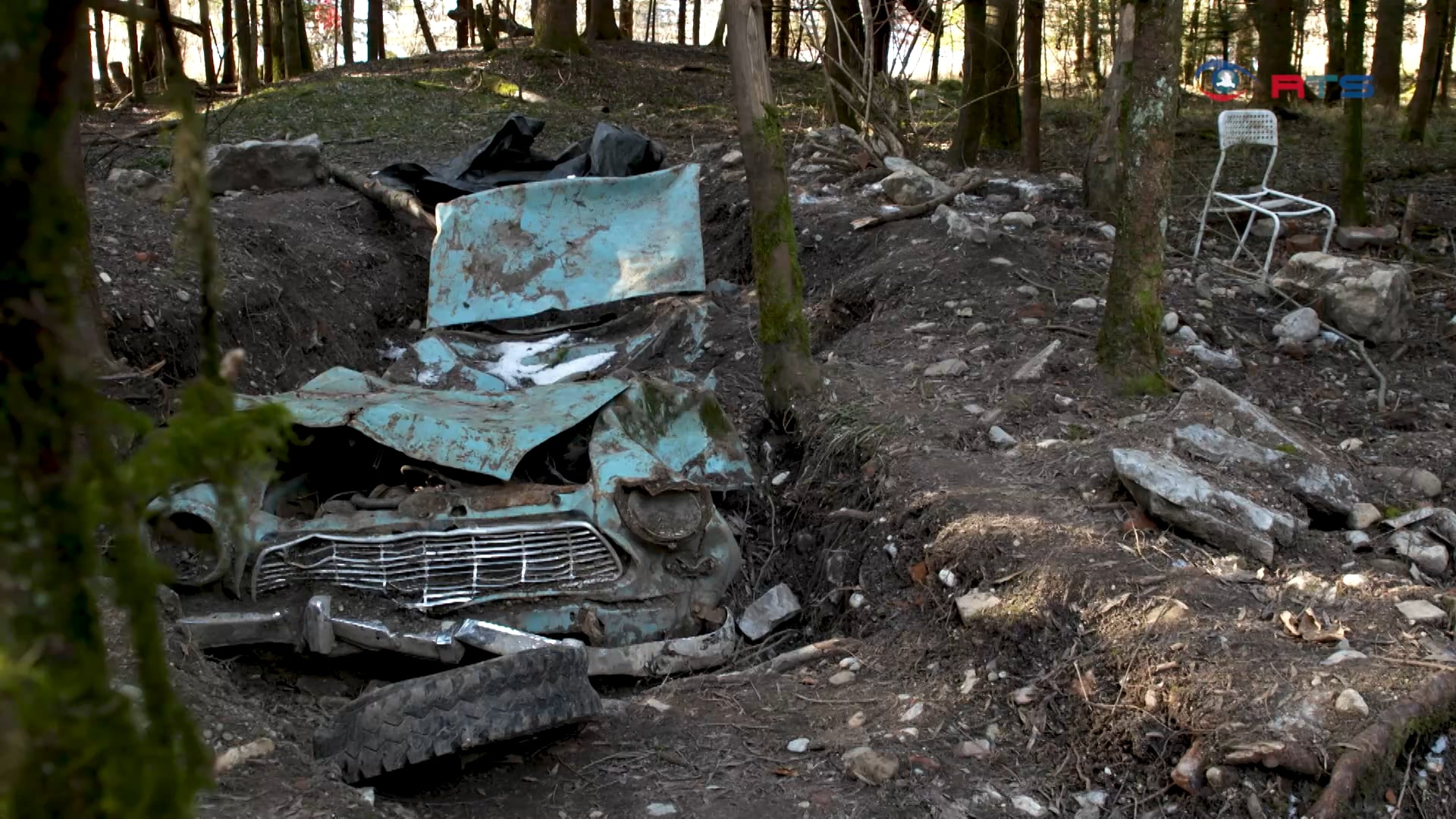 schrottleiche-in-hallein-die-ruhenden-suenden-der-70er