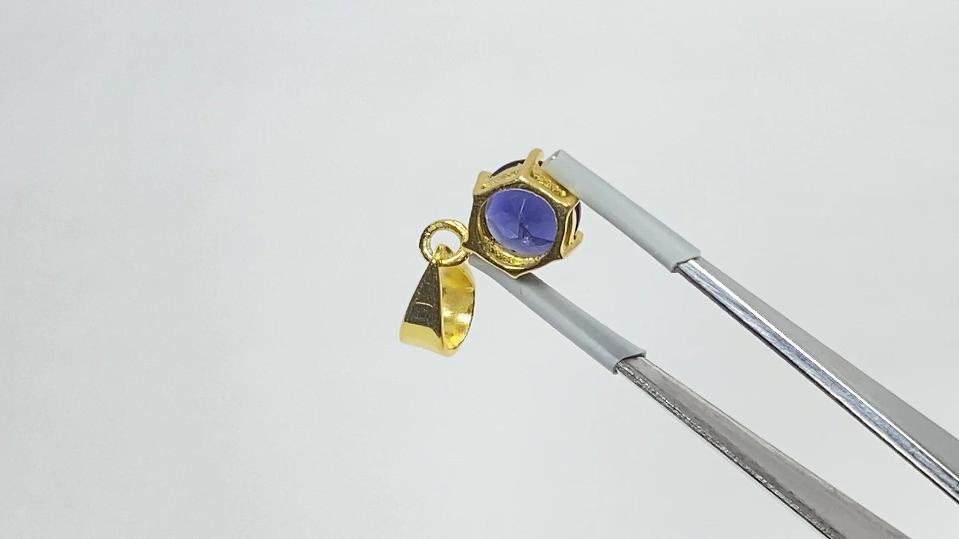 ♢容音♢K18 大粒アイオライト5.88ct チャーム ペンダントトップ アイオライト ラウンドファセットカット ペンダントトップ7×6×4mm
