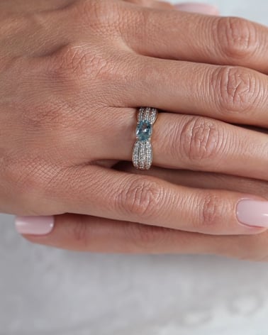 Video: 925 Silver Aquamarine Diamonds Ring 2.89grs