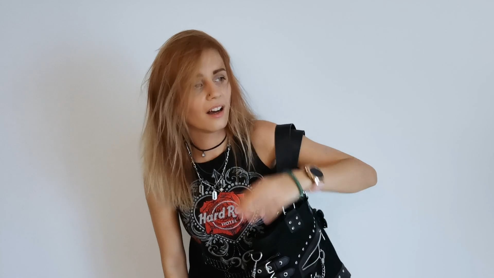 Amy in the elevator (comedic monologue), Barbara Horvat