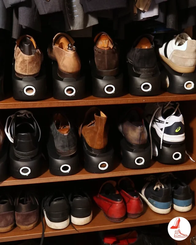 Range-chaussures gain de place noir - lot de 4 en 2023  Rangement  chaussures, Chaussures en plastique, Chaussure