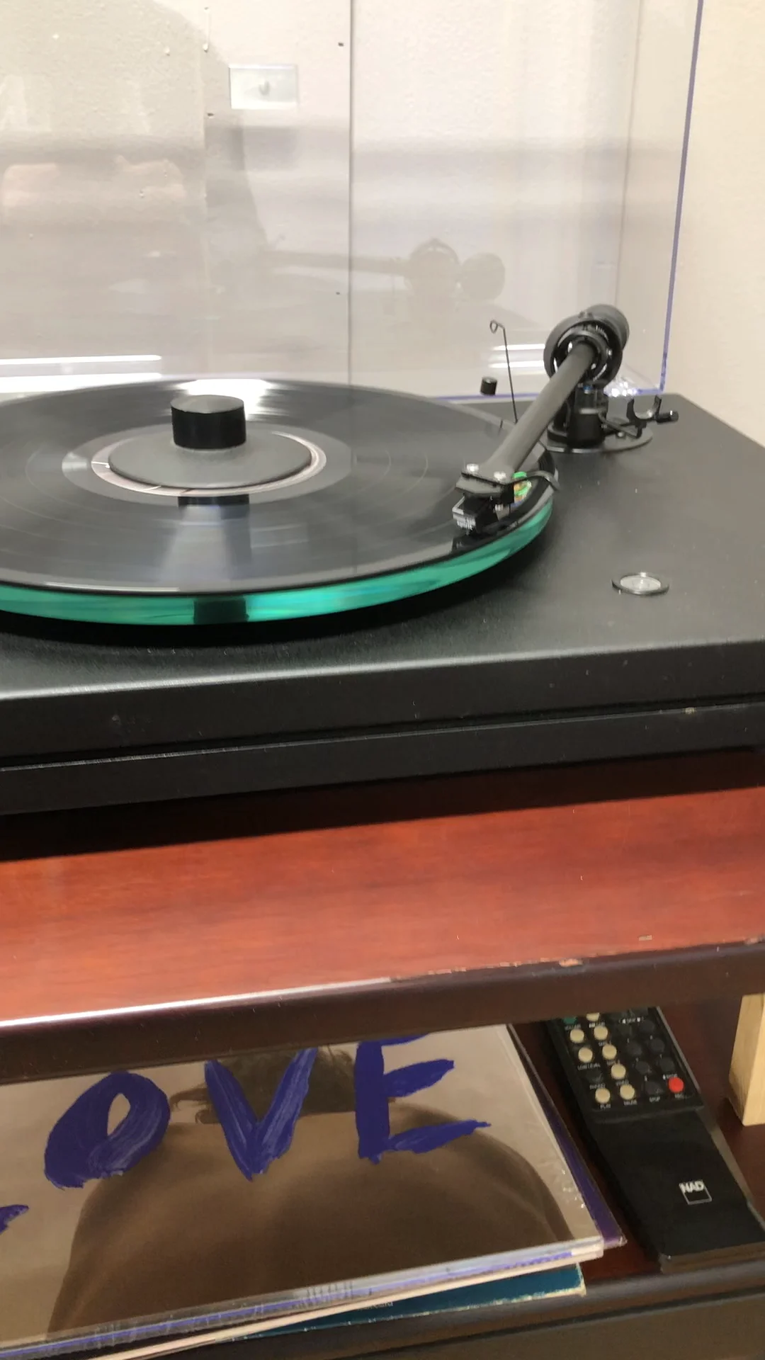 Music Hall mmf5 Turntable Demonstration