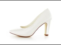 Noemi ist aus hochwertigem einf&amp;auml;rbbarem Satin gefertigt und zeichnet sich durch &amp;uuml;berragende Bequemlichkeit und Passform aus. Durch die super softe Innenpolsterung&amp;hellip;