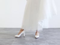 Noemi ist aus hochwertigem einf&amp;auml;rbbarem Satin gefertigt und zeichnet sich durch &amp;uuml;berragende Bequemlichkeit und Passform aus. Durch die super softe Innenpolsterung&amp;hellip;