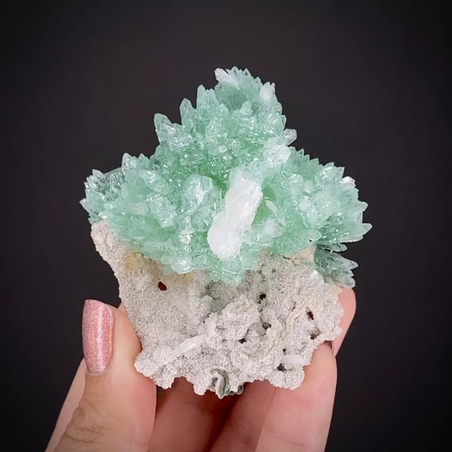 Fluorapophyllite with Stilbite