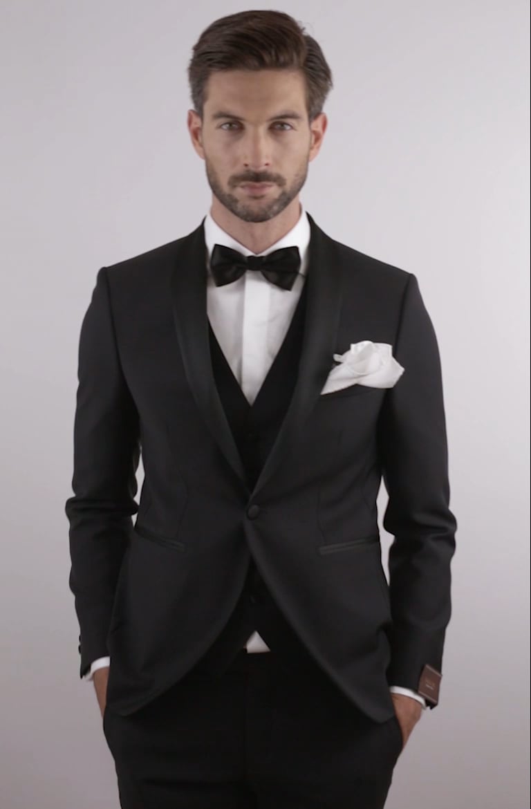 navy-blue-three-piece-tuxedo-loro-piana-tailo-italian-wear.mp4 on Vimeo