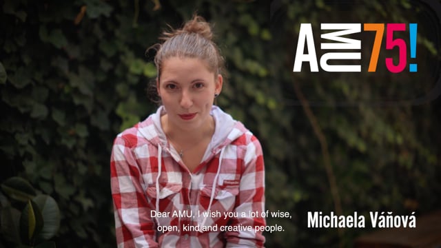 Michaela Váňová je úspěšnou absolventkou Katedry výchovné dramatiky DAMU. Podívejte se na její krátké, avšak všeříkající videopřání.