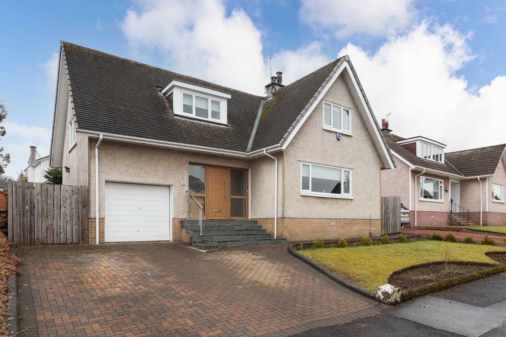 Roland Crescent, Newton Mearns on Vimeo